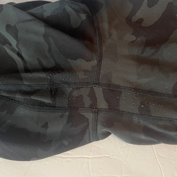 Lululemon Align Capri Camo Sz 8 - Picture 7 of 9